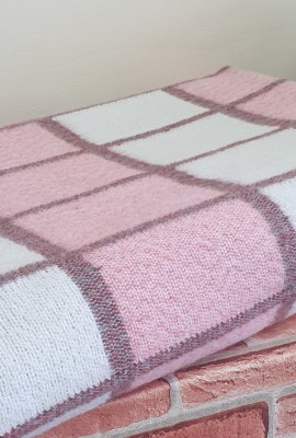Одеяло 140х205 50% шерсть бело-розово-бордовая клетка