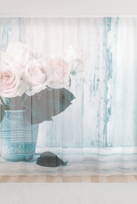 Фототюль из вуали Белые розы в кружке